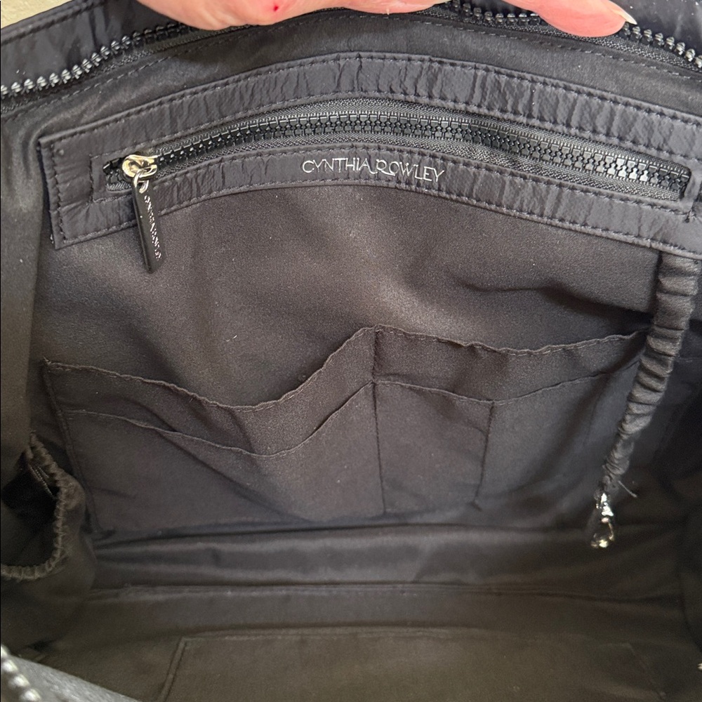 Cynthia Rowley Black Quilted Puffer Nylon Tote w/Padded Handles. Fits 14” laptop - Picture 14 of 16